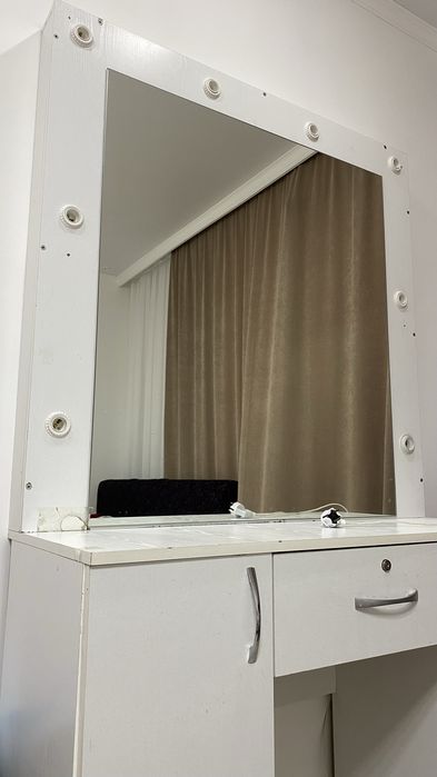 Визажное зеркало