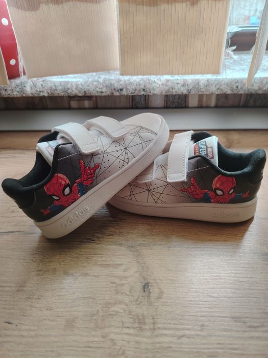 Adidași Adidas  Marvel