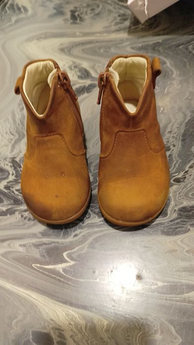 Бебешки боти Clarks