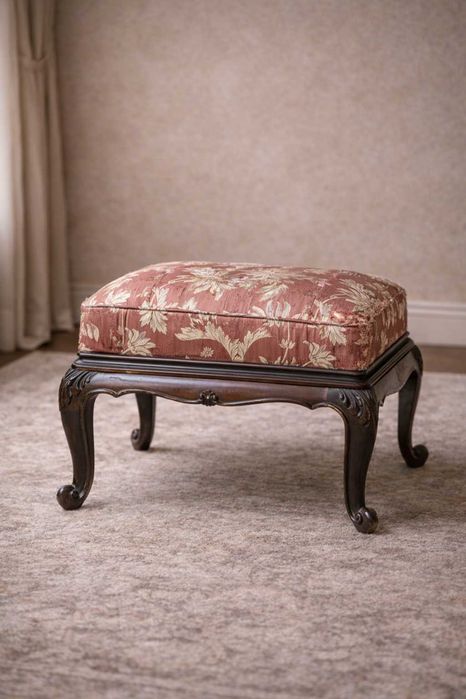 Taburet Vintage Stil Neobaroc cu ornamente si sezut tapitat; Scaunel