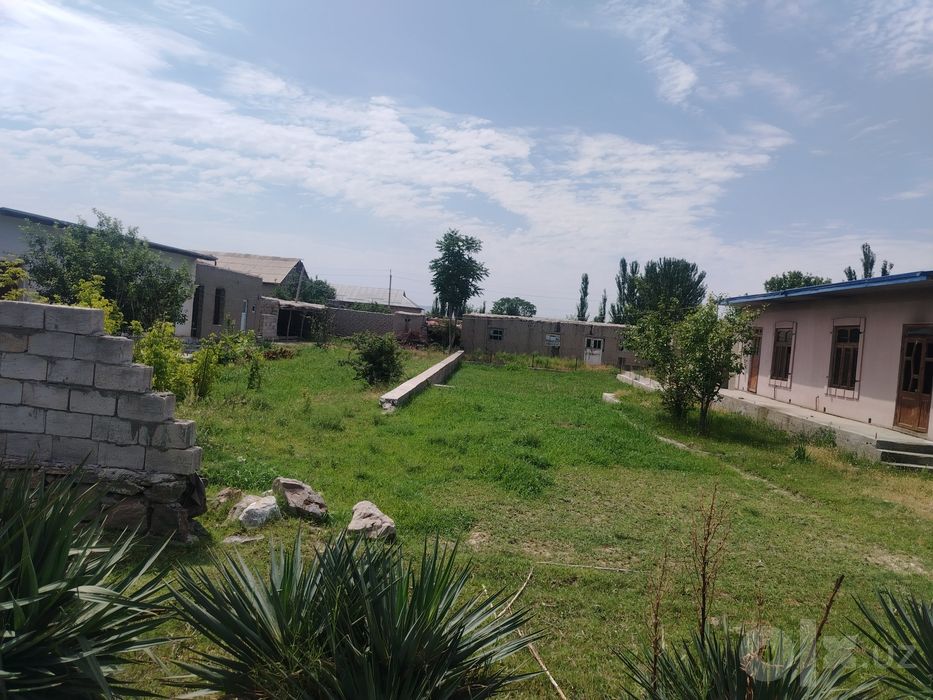 16 sotixlik hovli sotiladi
