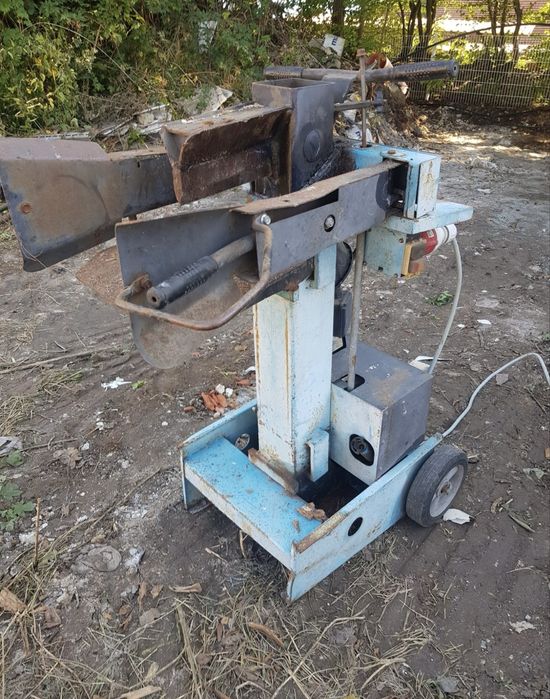 Crepator de lemne trifazic 12T
