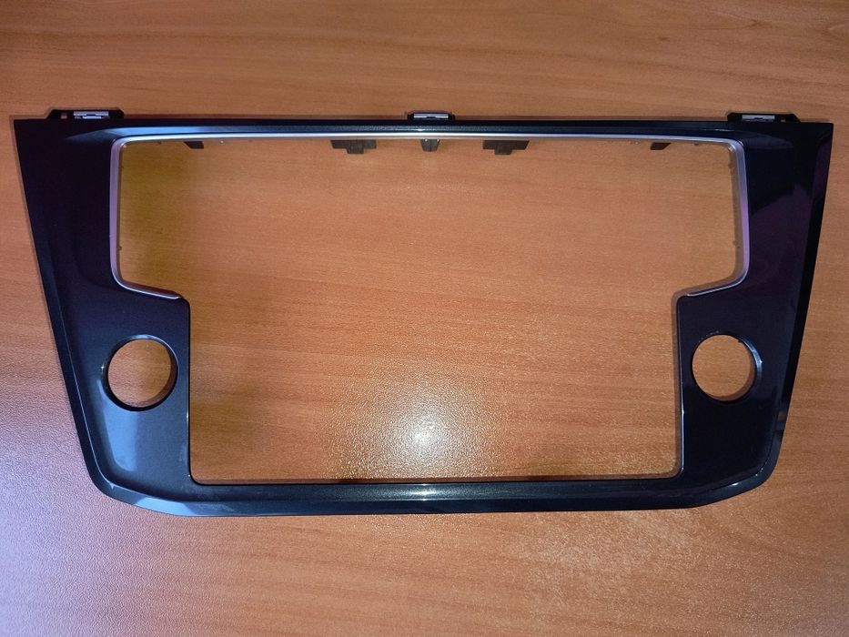 Рамка ,дисплей за навигация тигуан 2