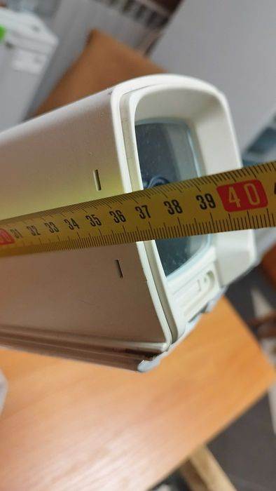 Кутия - кожух с камера за видеонаблюдение със стойка и отопление