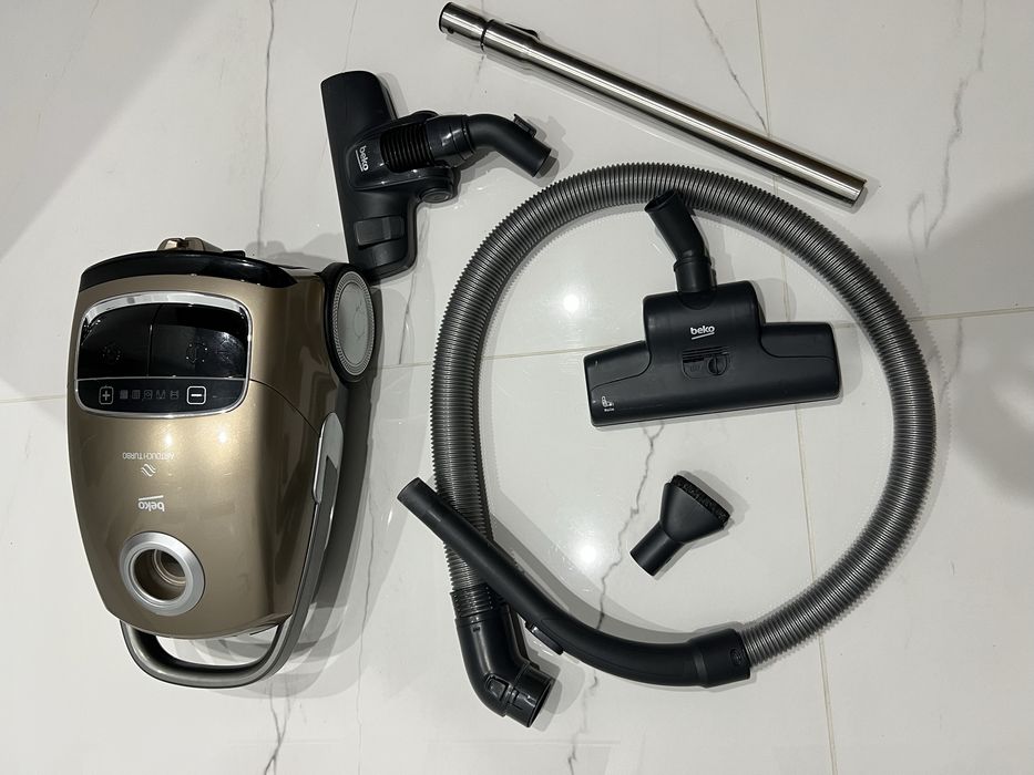 Aspirator cu sac BEKO. 3,5 l, 800w 73db