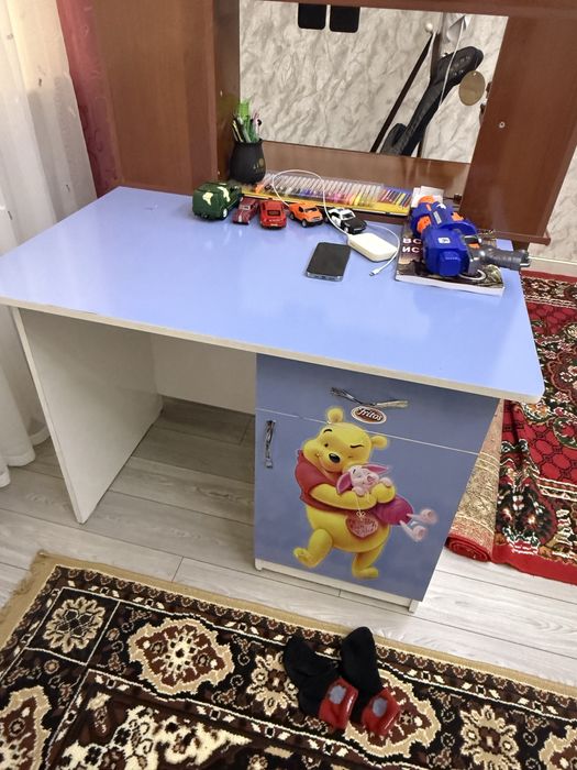 Продаеться детская домашняя мебель в отличном состоянии.