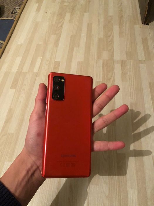Продам Samsung s20FE срочно