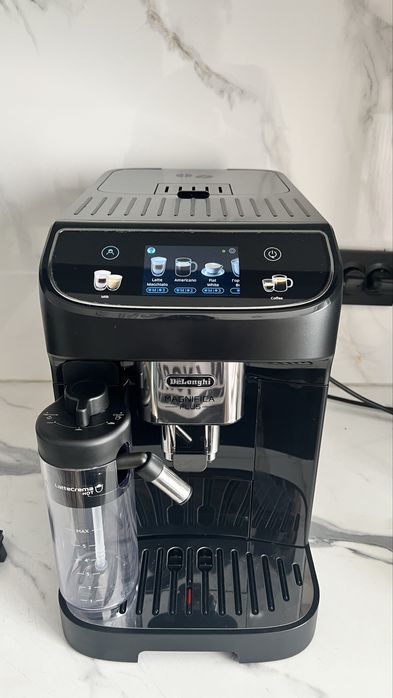 Кофемашина delonghi