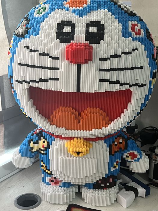 Продам большое лего фигурку