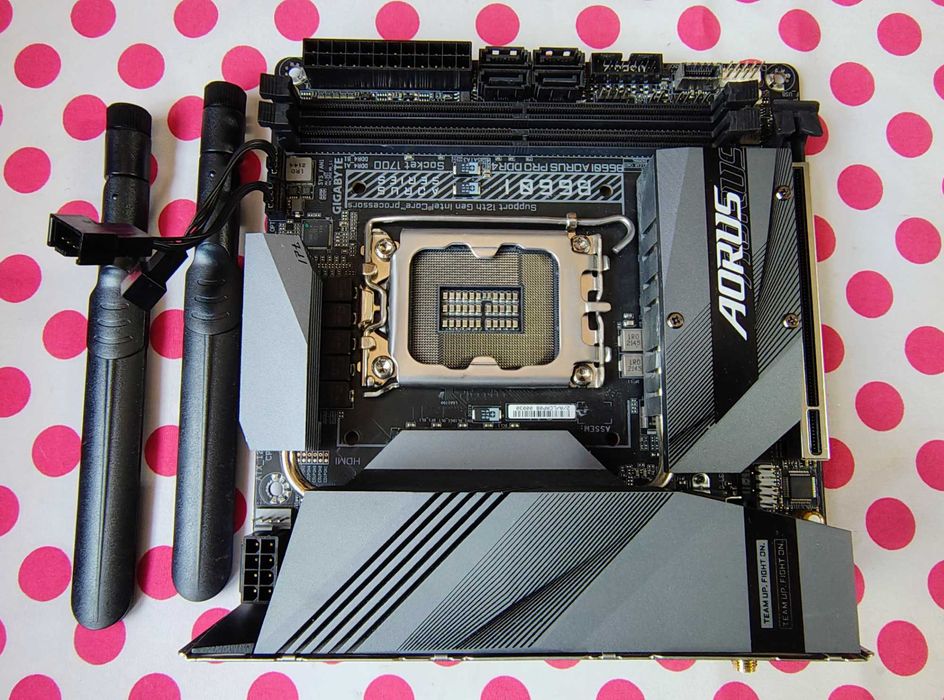 Placa de Baza mITX Gigabyte B660I Aorus Pro DDR4  Socket 1700.