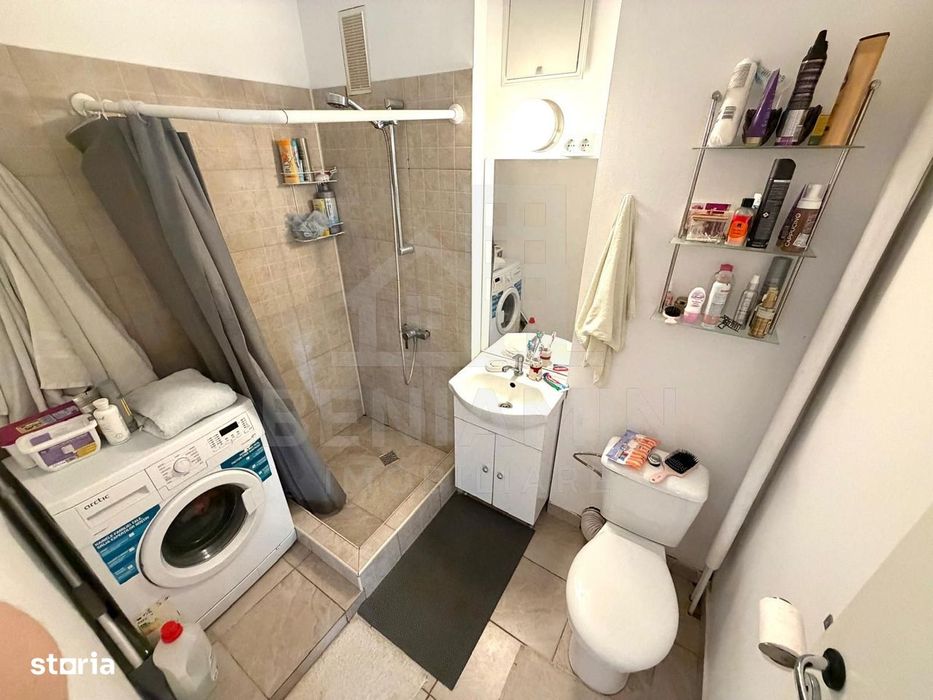 Garsoniera renovata integral la etajul 1 in Rovine - Frigorifer 27mp