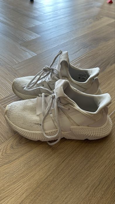 Кроссовки Адидас