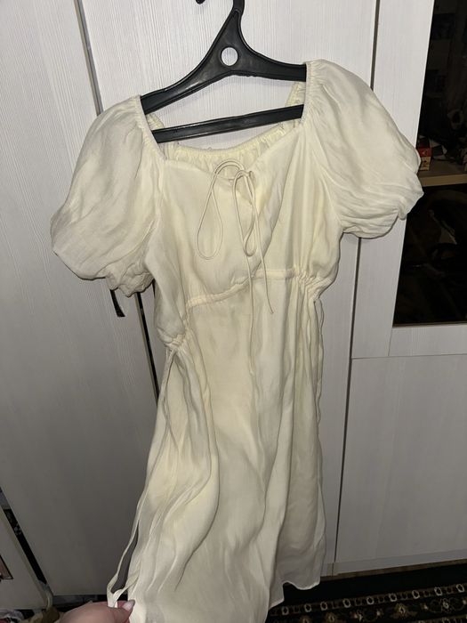 Продам б/у платья, цена договорная