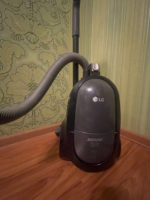 Продается  Пылесос  LG VK 76a00NDS   Б/У