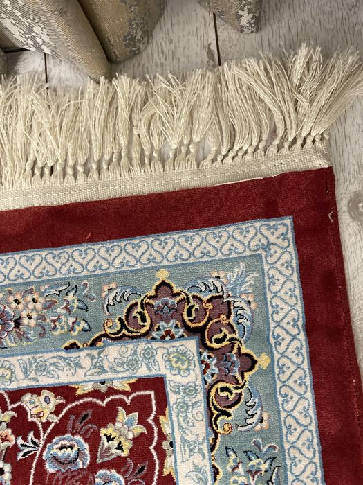 Иранский шелковый ковёр