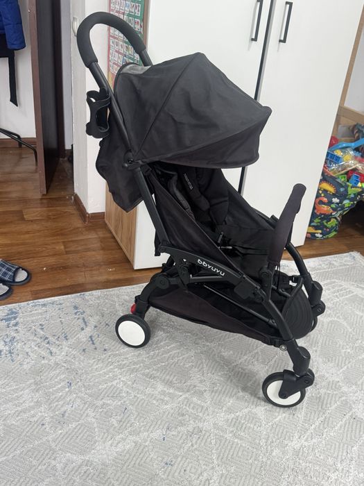 Продам прогулочный коляска легкая