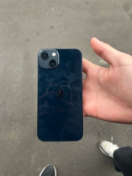 продам 13 айфон.