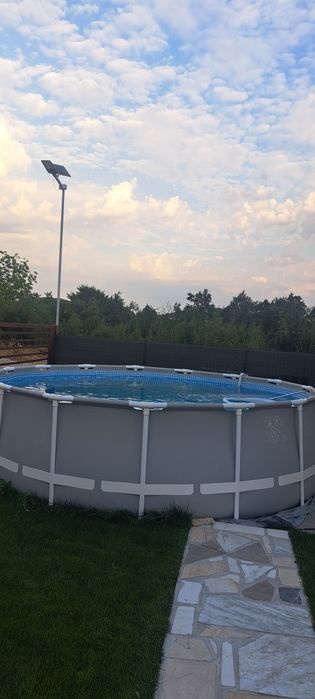 Vand piscina  de curte !!