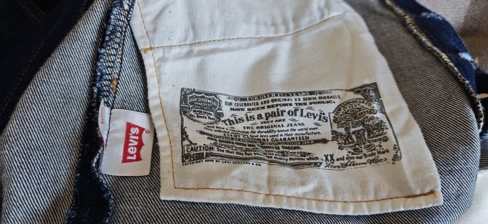Продаются джинсы Levi's