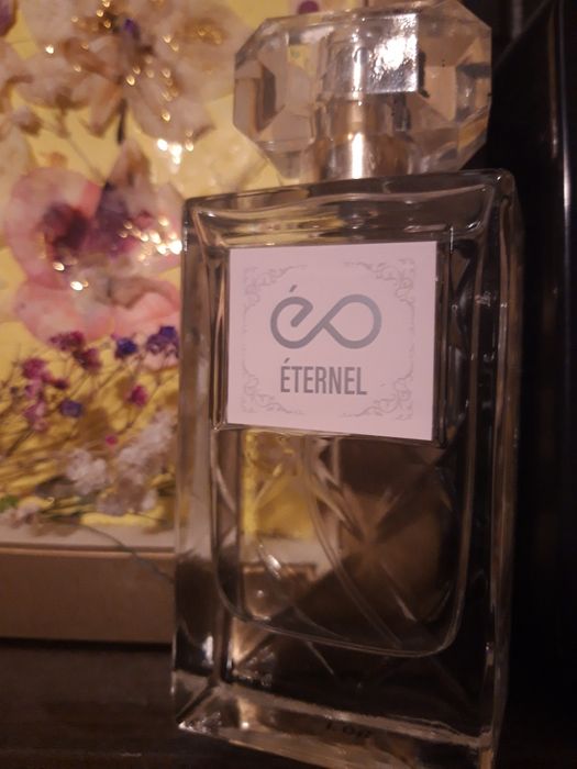 Дамски изискан парфюм с подарък черна рокля