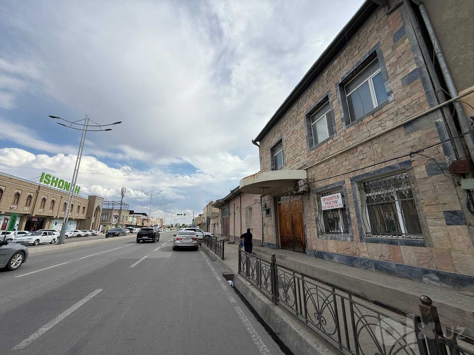 TAYYOR MARKAZDAN 3.2 SOTIQLI hovli sotiladi #a875