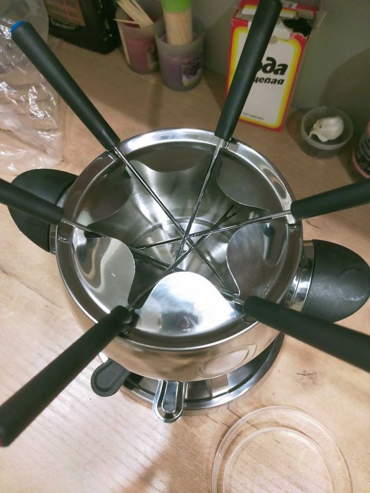 Продам фондю новый