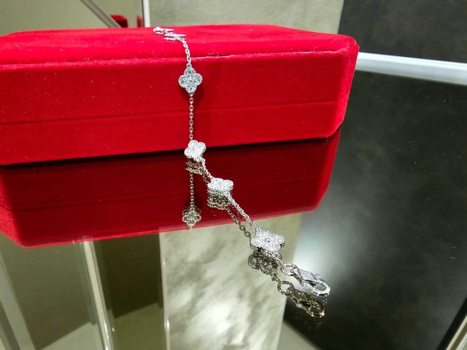 Van Cleef & Arpels VCA Silver 6 Motifs Sweet Alhambra Дамска Гривна