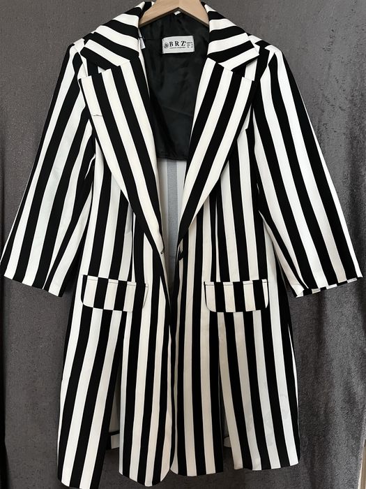 Продаю женские пиджаки