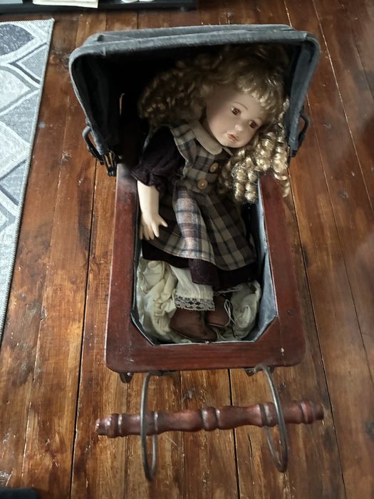 Винтидж Детска количка с кукла