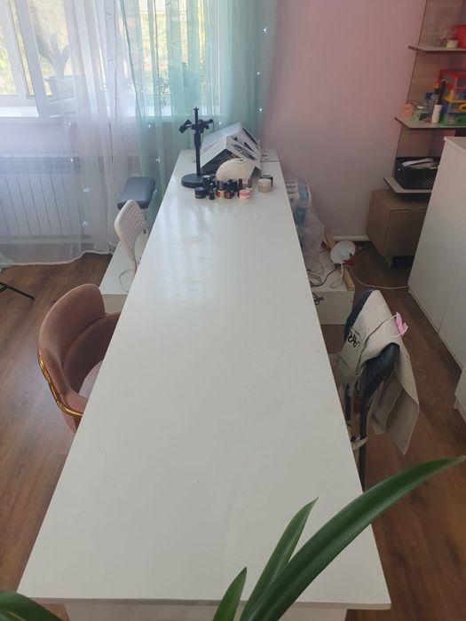 Продам маникюрный стол