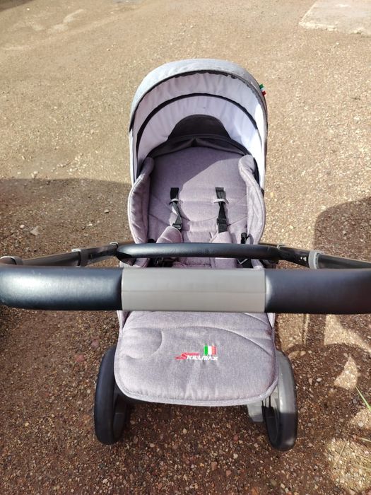 Продам коляску три водном имеется люлька