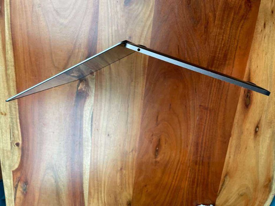 Macbook Pro 13, 1000Gb SSD 16GB Ram 2017, two thunderbolt 3 ports