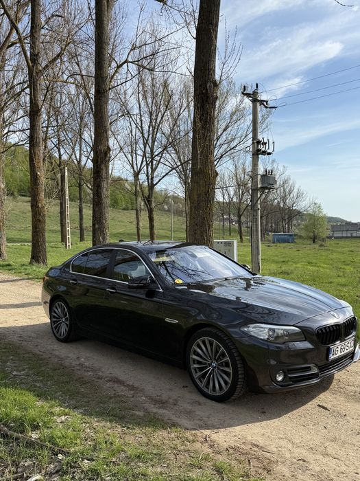 BMW F10 520d // sport line // 3 butoane   -2015-