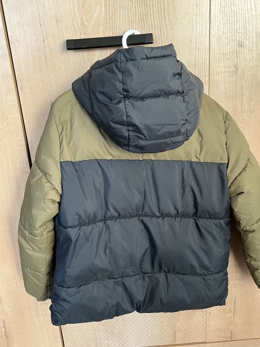 Продам куртку на мальчика весна