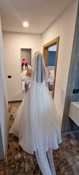 Rochie mireasa model 2025
