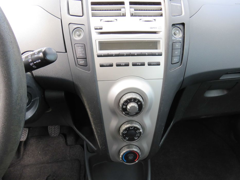 Toyota Yaris 1.0i Ръчка