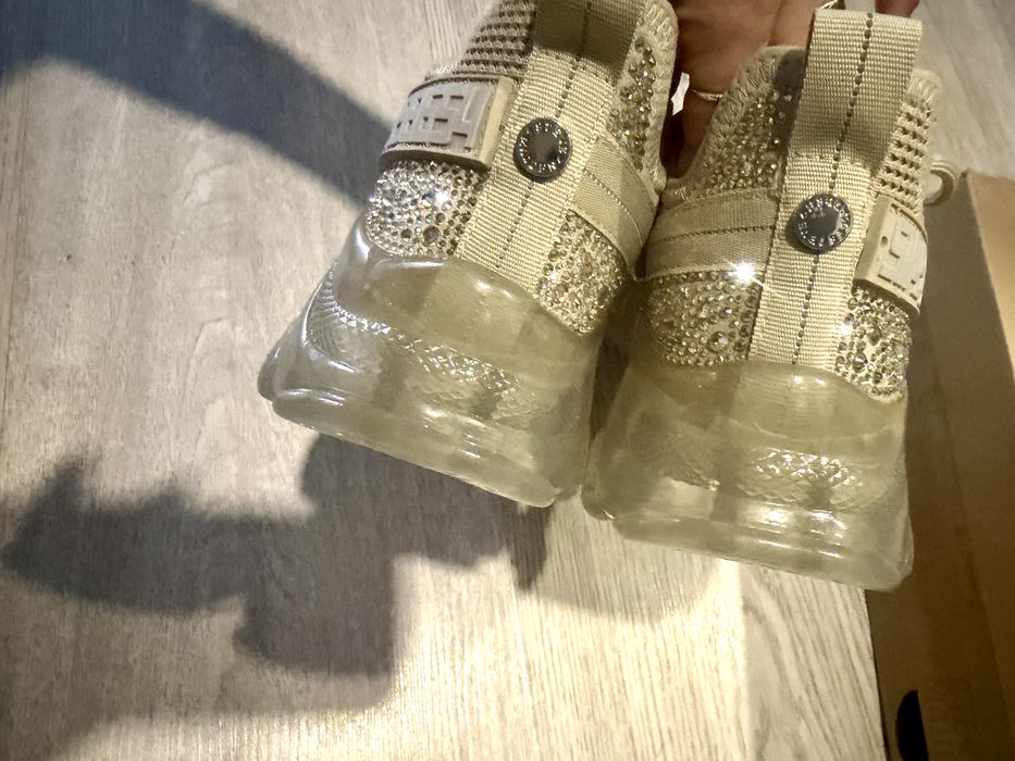 Adidasi steve  madden noi 37