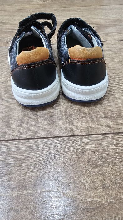 Кожанные кроссовки Юничел