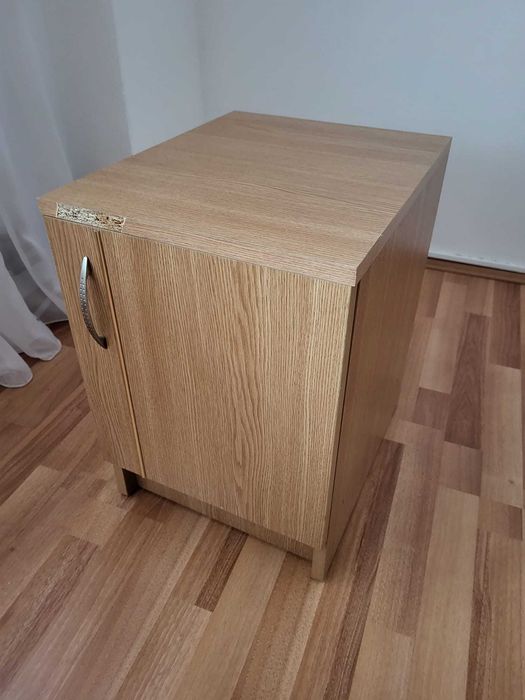 Set Mobilă Living: Vitrină, Soldat cu sertare și 2 Corpuri mici