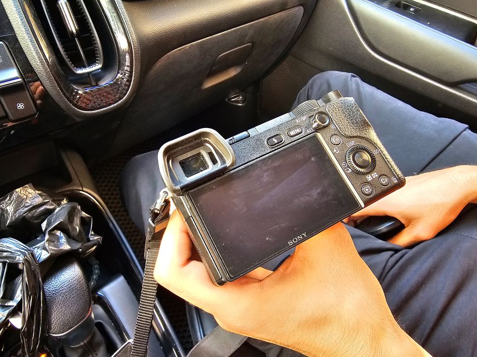 sony a6300 b/u yaxshi holatda