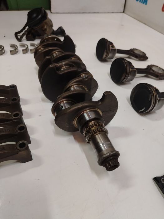 Arbore Vibrochen piston Pistoane Pompa ulei 1.4 TSI CAX CAXA CAXC Golf 6 Golf 5 Jetta Touran A3 Octavia 2 Altea 03CBF