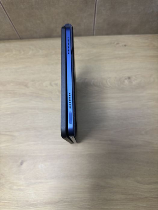 Husa cu tastatura Ipad 11 (a16), magnetica, iluminata