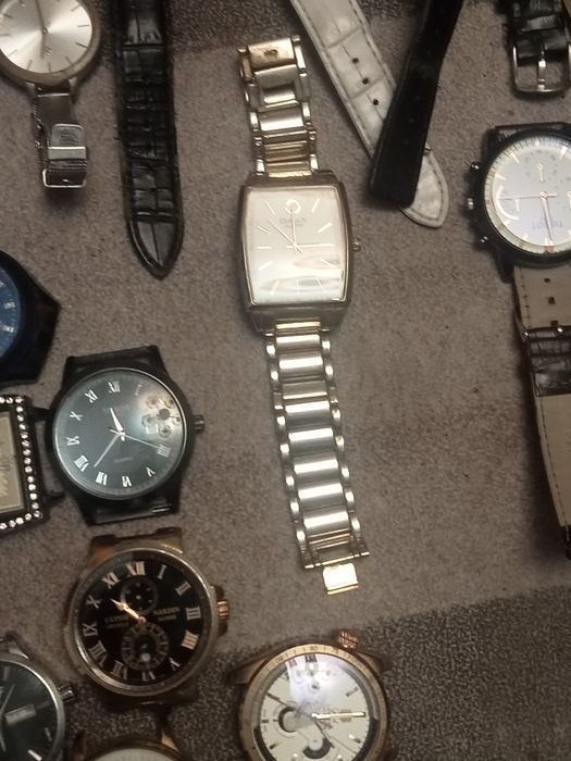 Продаю часы нерабочие на разбор