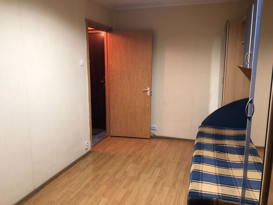 Vând garsonieră Drumul Taberei metrou la 3 minute