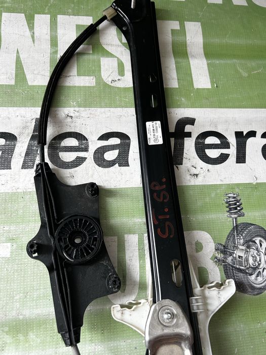 Macara electrica  geam dreapta spate Volkswagen Passat B8