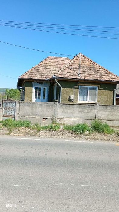 Casa cu teren generos de 1100 mp in Comuna Mica – ideala pentru inve