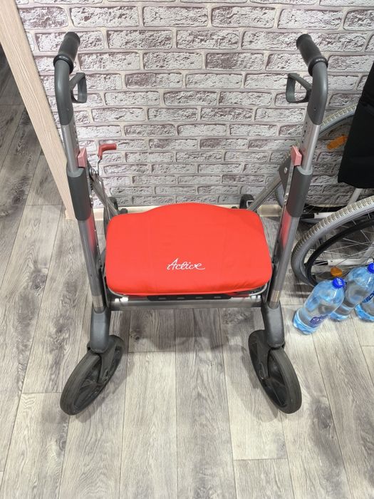 Инвалидная коляска