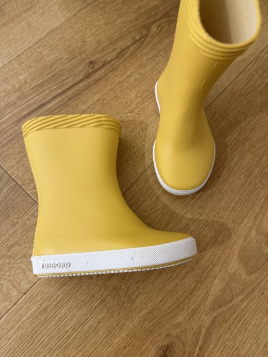 Детски обувки за момиче - боти, маратонки, ботуши