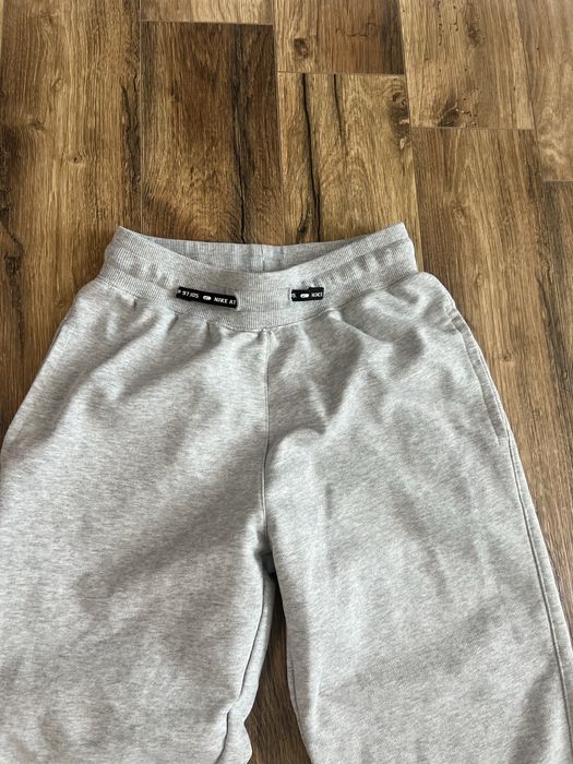 Nike Kids size M 137-147