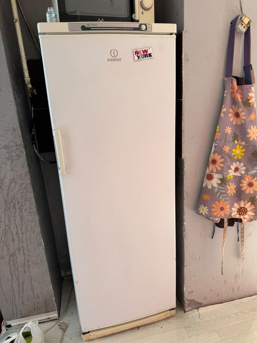 Холодильник Indesit